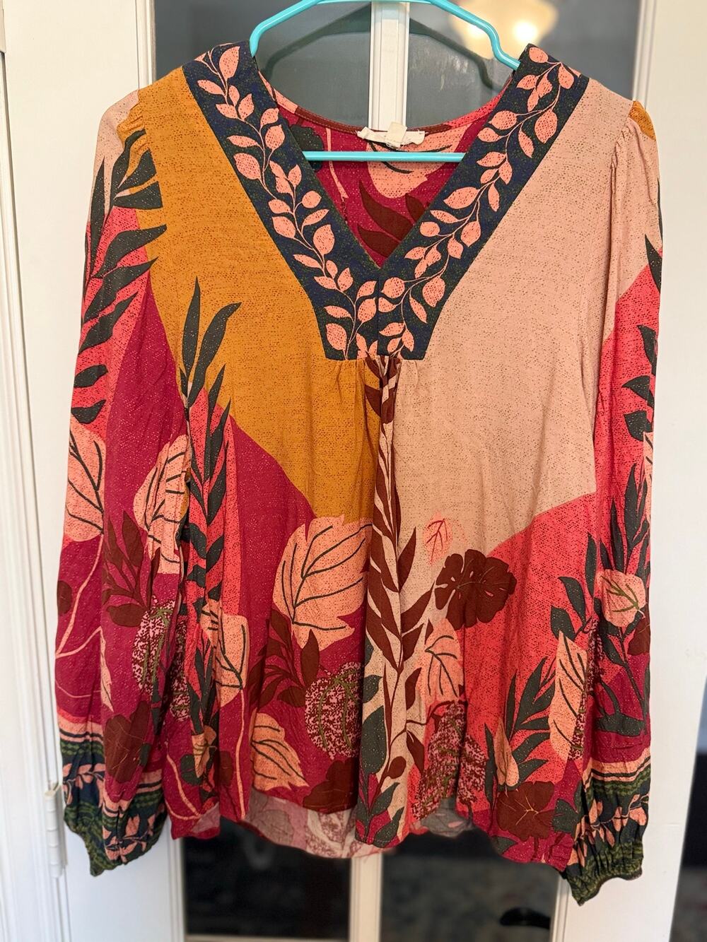 Easel Los Angeles Boho Floral V-Neck Blouse Multicolor Size Small